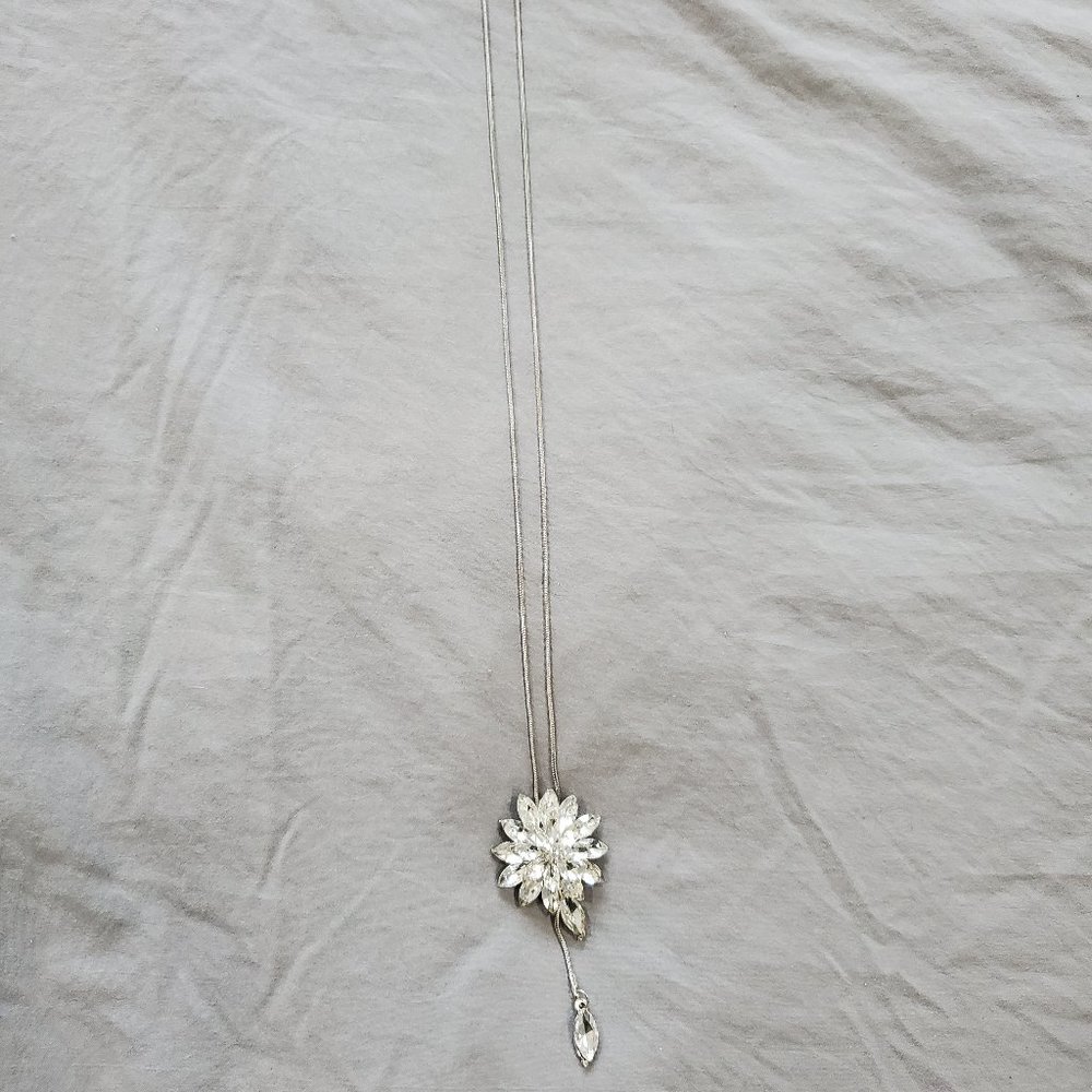 Lariat Style Flower Gemstone Necklace